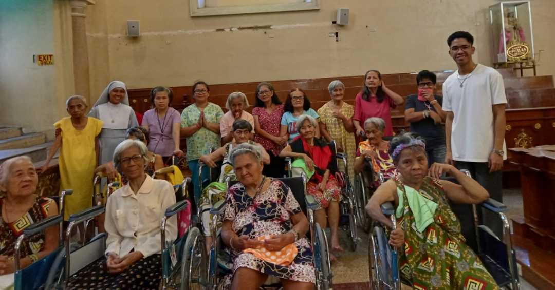Our Lolas at Nazareth Bahay Pagibig